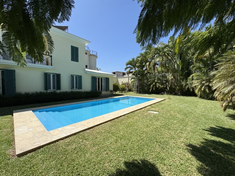 CASA En Urb. Cocos del Chipe-23