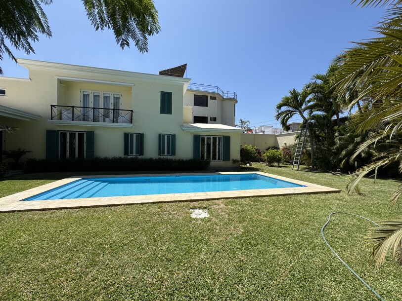 CASA En Urb. Cocos del Chipe-22