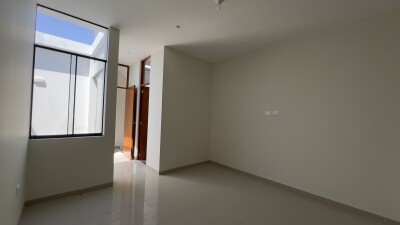 CASA DE ESTRENO En Alameda de Miraflores