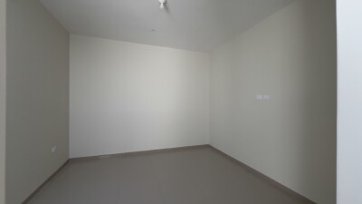 CASA DE ESTRENO En Alameda de Miraflores