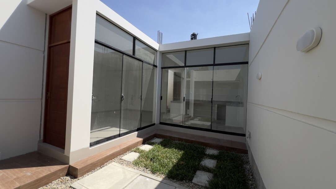 CASA DE ESTRENO En Alameda de Miraflores-19