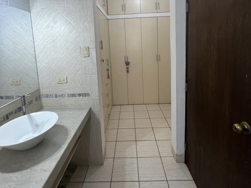 CASA En Urb. La Providencia-17