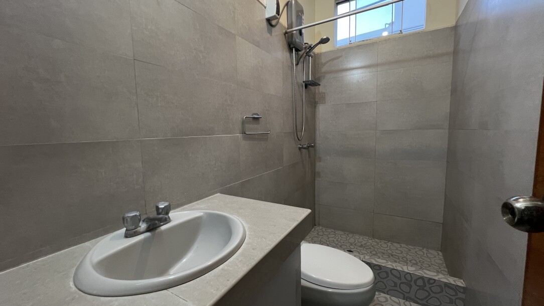 CASA En Condominio Privado, Urb. El Chipe-16