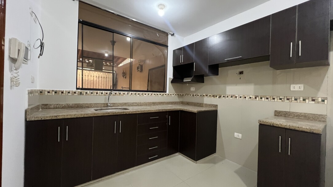 CASA En Urb. Lagunas del Chipe-5