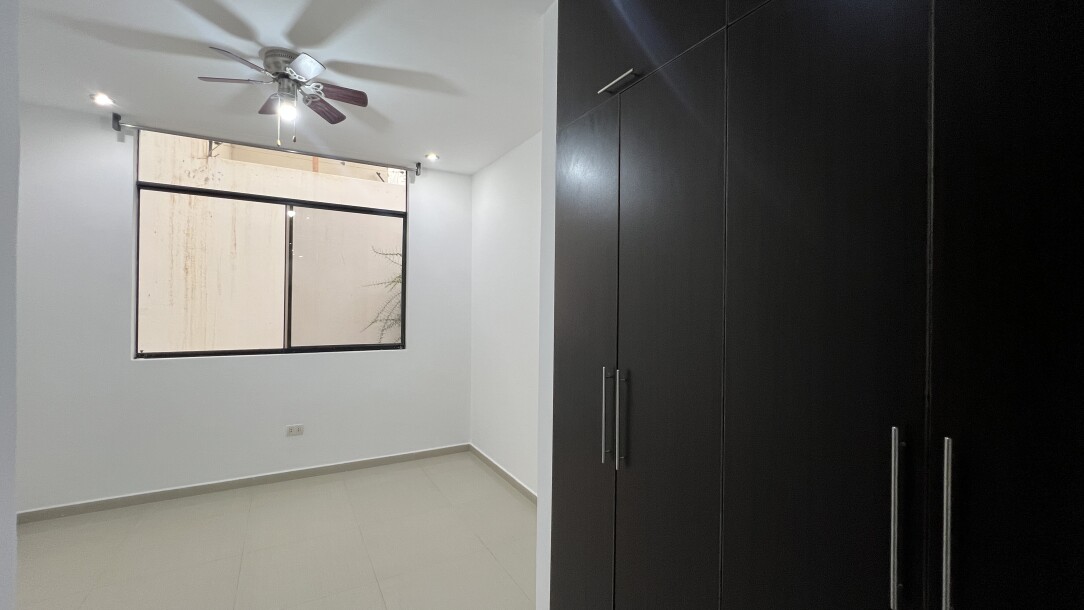 CASA En Urb. Lagunas del Chipe-15
