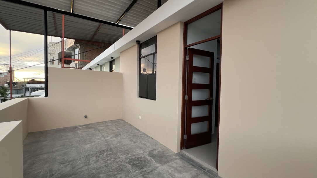 CASA En Urb. Lagunas del Chipe-18