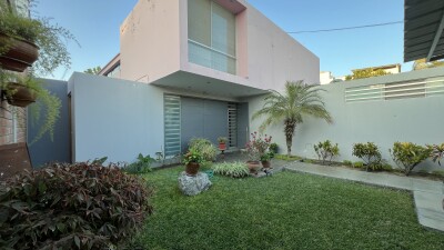 CASA En Urb. Loma Blanca