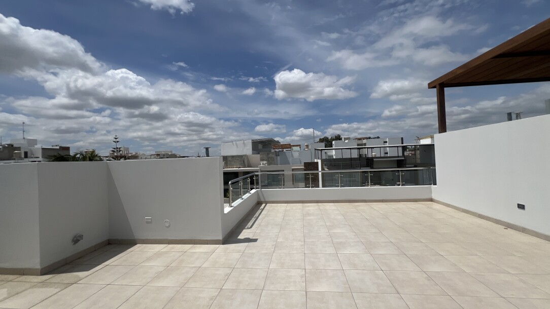 CASA con piscina En Urb. Quinta Ana María-33