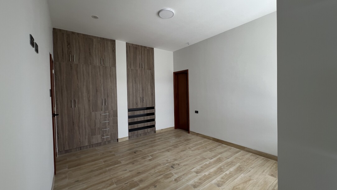 CASA con piscina En Urb. Quinta Ana María-22
