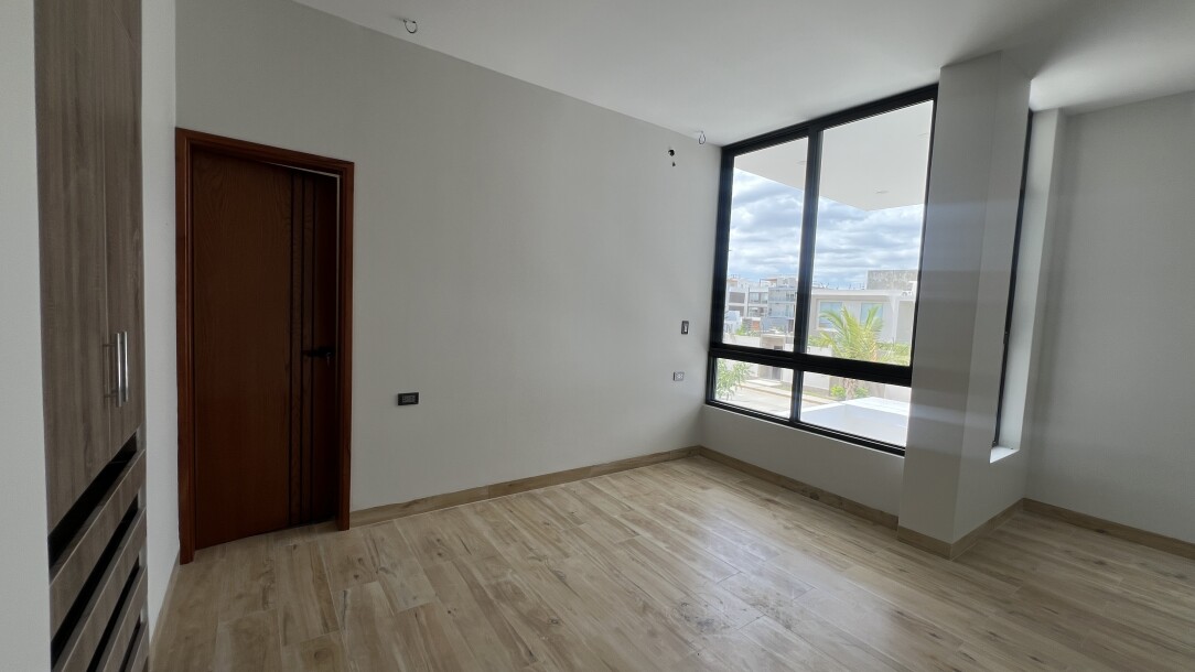 CASA con piscina En Urb. Quinta Ana María-21