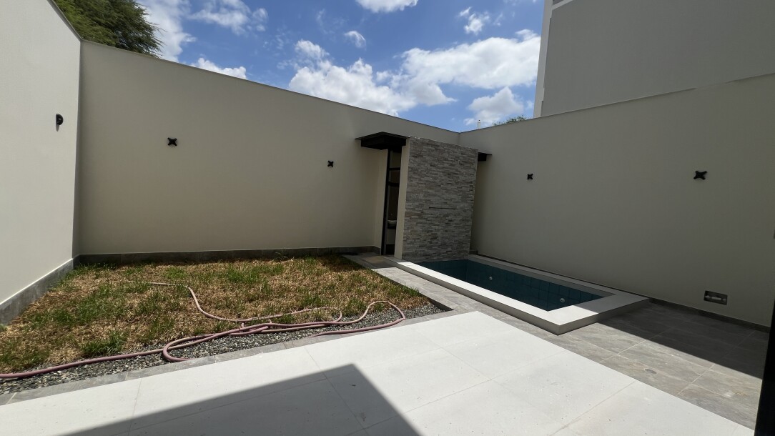 CASA con piscina En Urb. Quinta Ana María-14