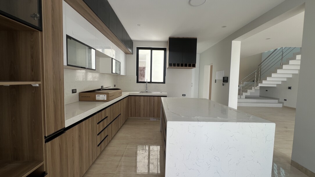 CASA con piscina En Urb. Quinta Ana María-11