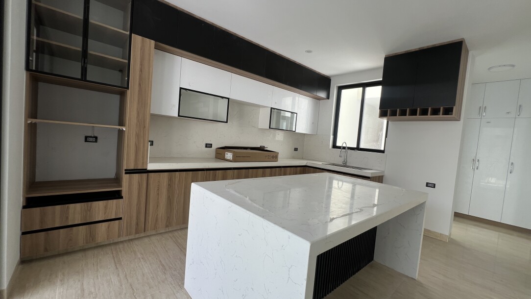 CASA con piscina En Urb. Quinta Ana María-10