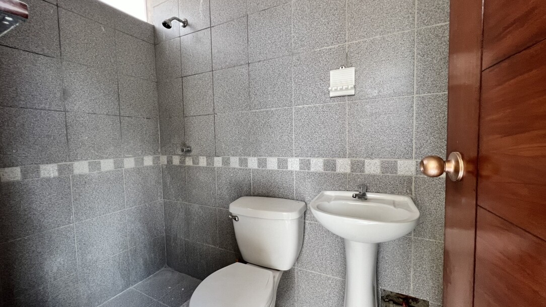 CASA En Urb. Los Cocos del Chipe-20