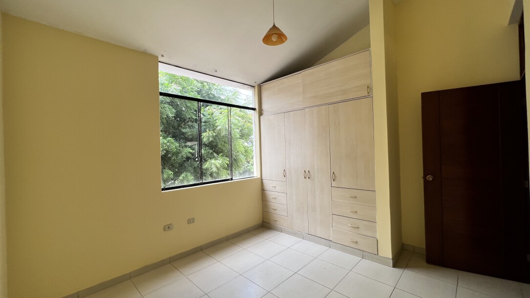 CASA En Urb. Los Cocos del Chipe-12