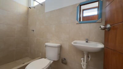 CASA En Urb. El Chipe dentro de Condominio Privado
