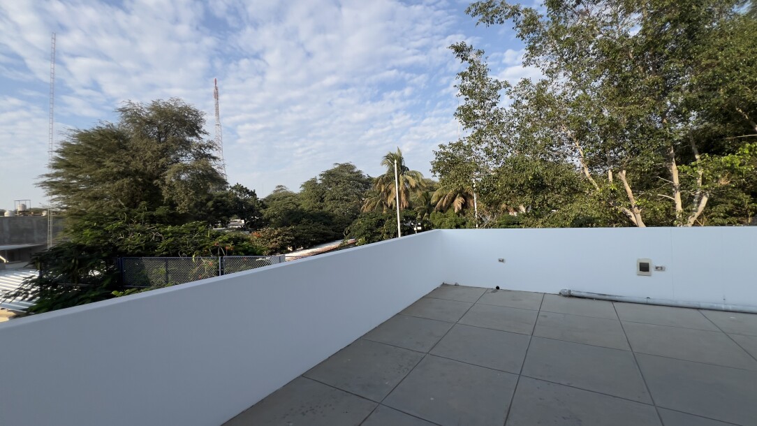 CASA En Urb. El Chipe dentro de Condominio Privado-28