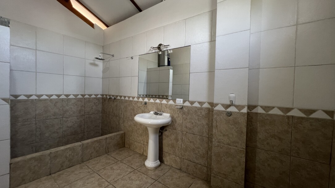 CASA En Urb. Los Geranios (amoblada)-21
