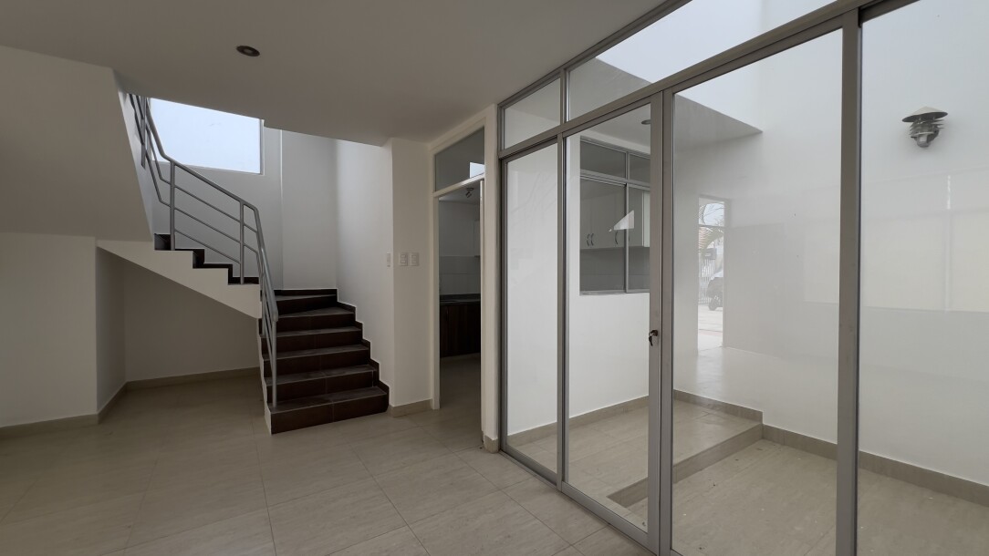 CASA En Urb. El Golf-1
