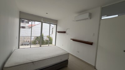 CASA En Urb. El Golf
