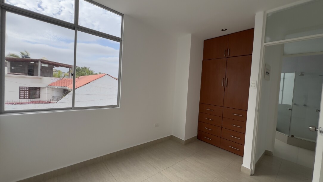 CASA En Urb. El Golf-14