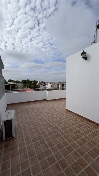 CASA En Urb. El Golf-18