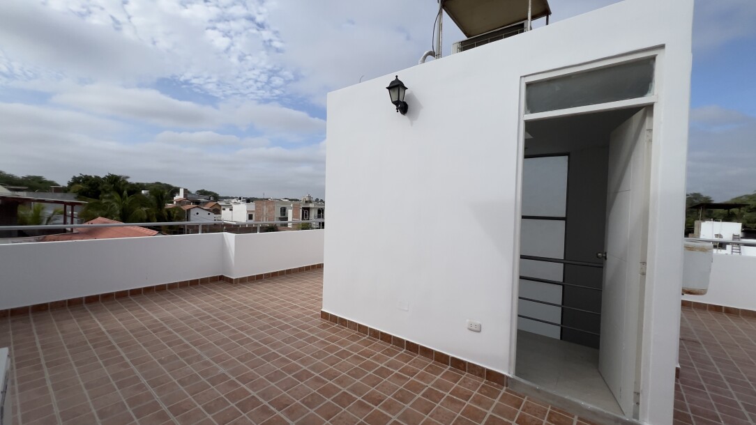 CASA En Urb. El Golf-19