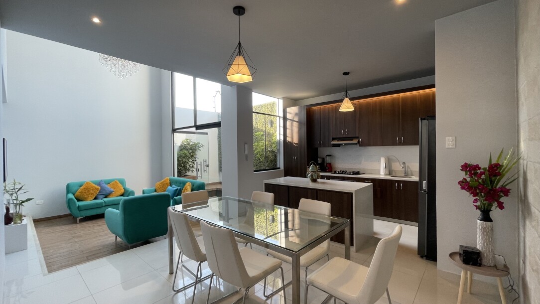 CASA En Urb. Los Corales I-5