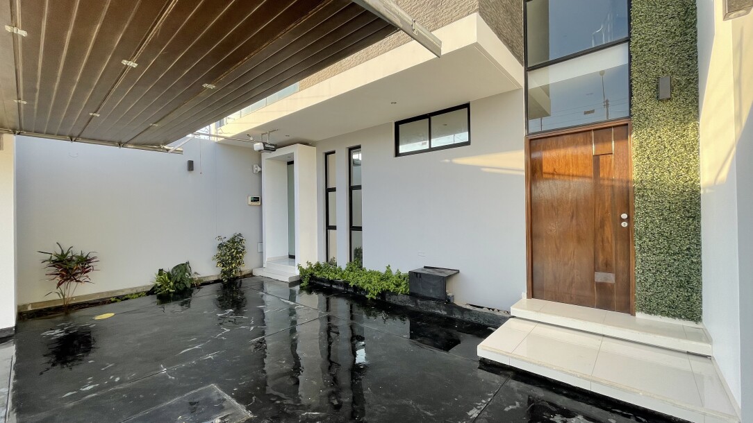 CASA En Urb. Los Corales I-1
