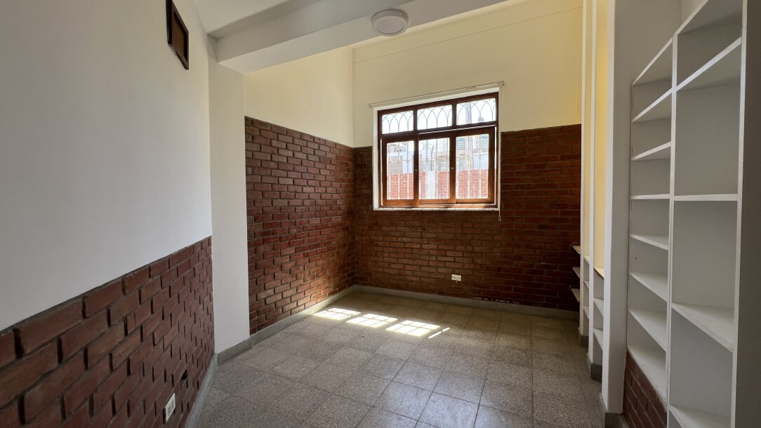 CASA En Urb. Los Geranios-11