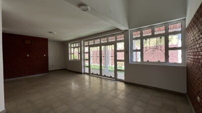 CASA En Urb. Los Geranios