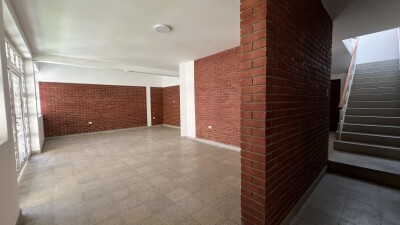 CASA En Urb. Los Geranios