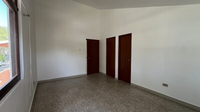 CASA En Urb. Los Geranios
