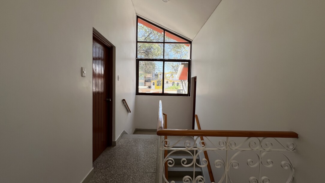 CASA En Urb. Los Geranios-18