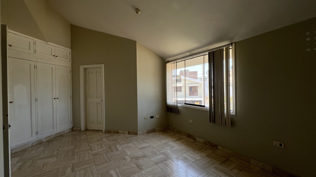 CASA En Urb. Los Geranios-21