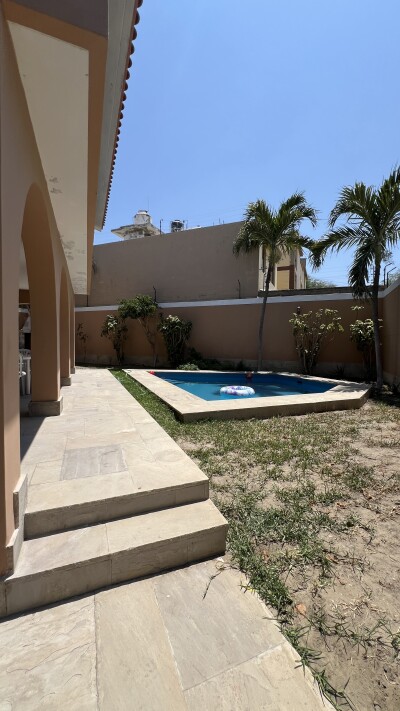 CASA En Urb. Los Geranios