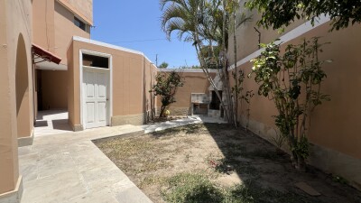 CASA En Urb. Los Geranios