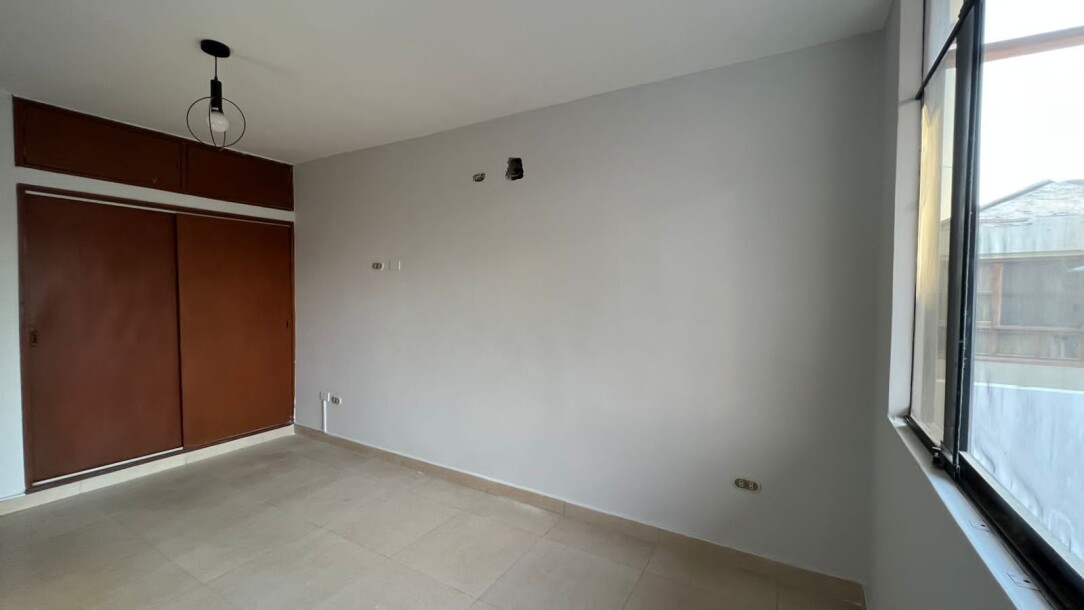 CASA En Urb. Los Geranios-29