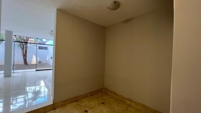 CASA En Urb. Los Geranios
