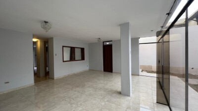 CASA En Urb. Los Geranios