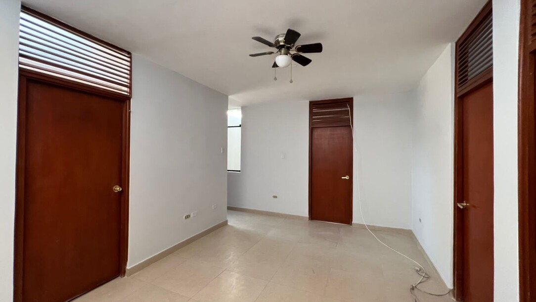 CASA En Urb. Los Geranios-19