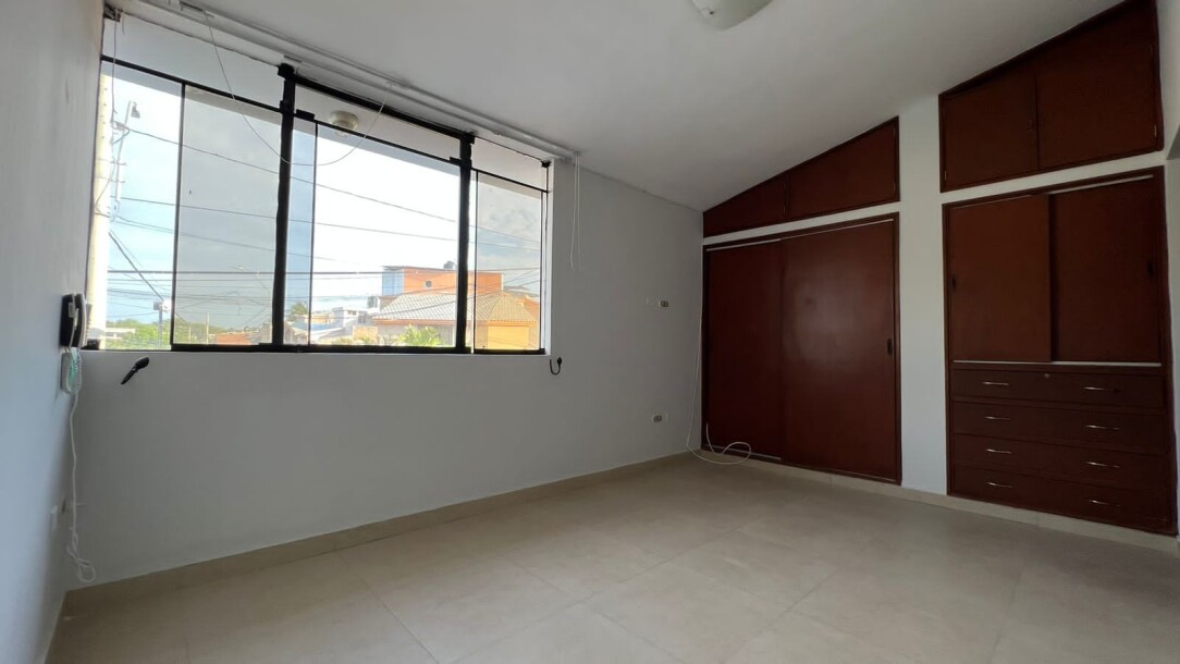 CASA En Urb. Los Geranios-14