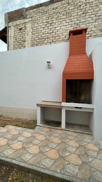 CASA En Urb. Los Geranios-34