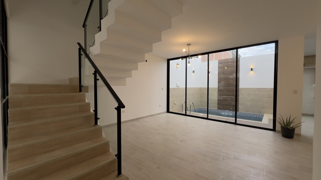 CASA DE ESTRENO En Urb. Miraflores Country Club-4