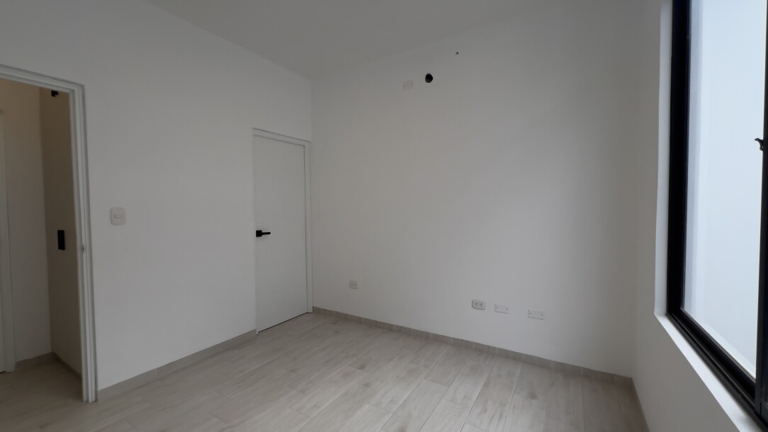 CASA DE ESTRENO En Urb. Miraflores Country Club-9