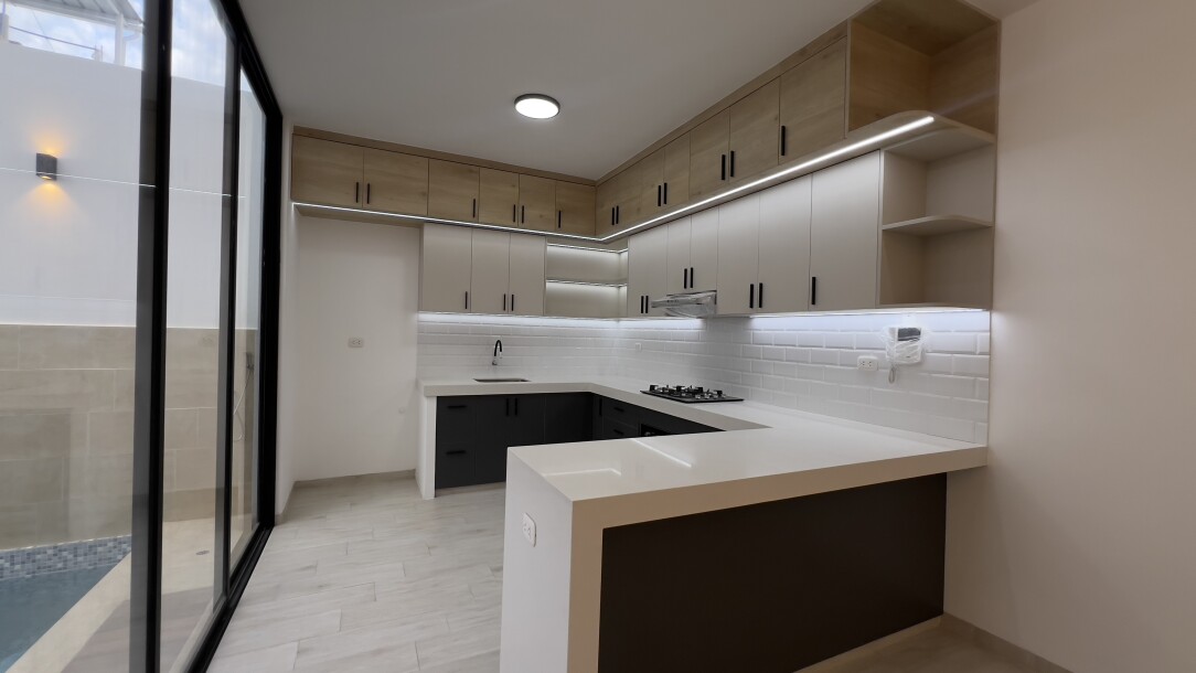 CASA DE ESTRENO En Urb. Miraflores Country Club-11