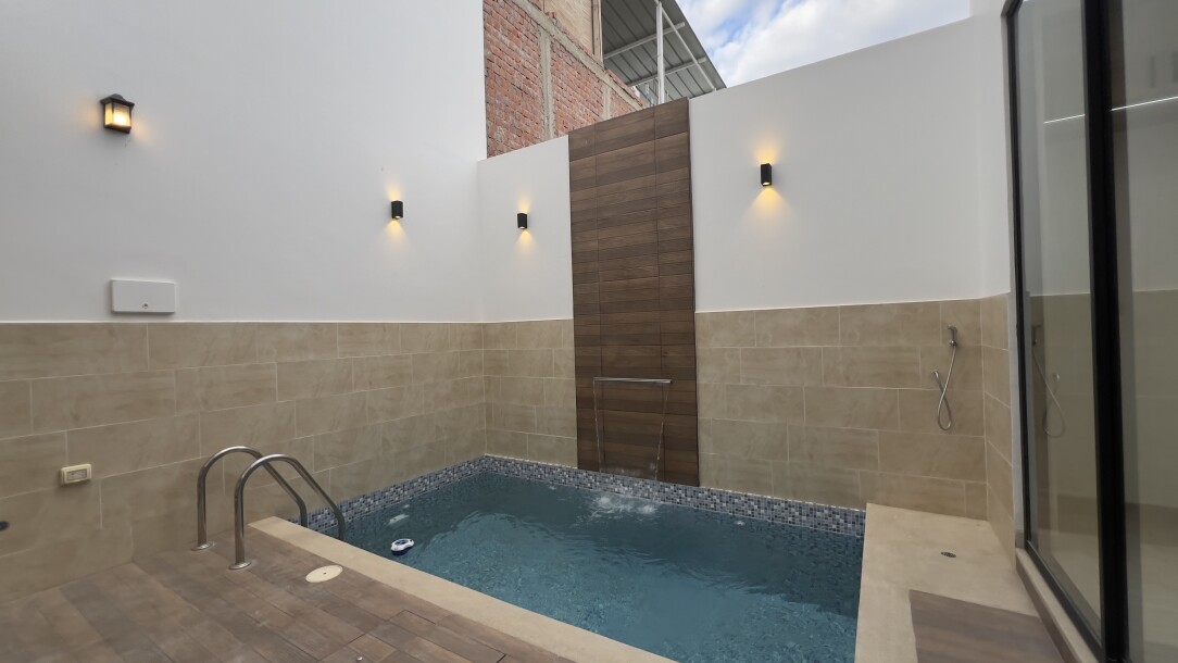 CASA DE ESTRENO En Urb. Miraflores Country Club-15