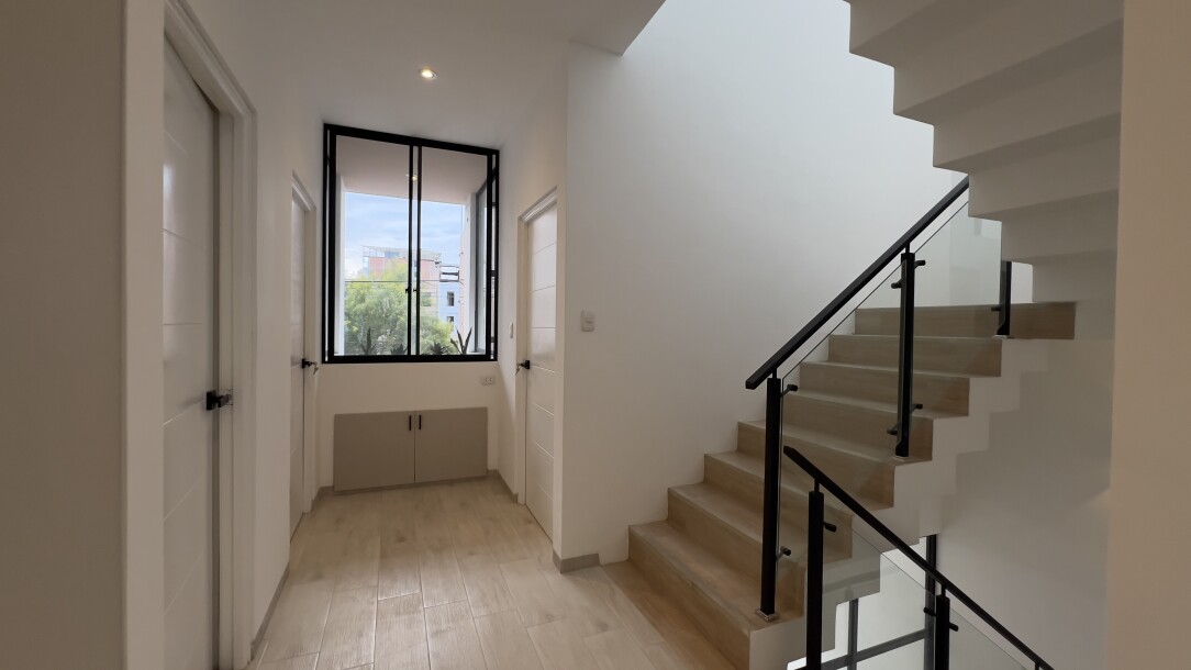 CASA DE ESTRENO En Urb. Miraflores Country Club-17