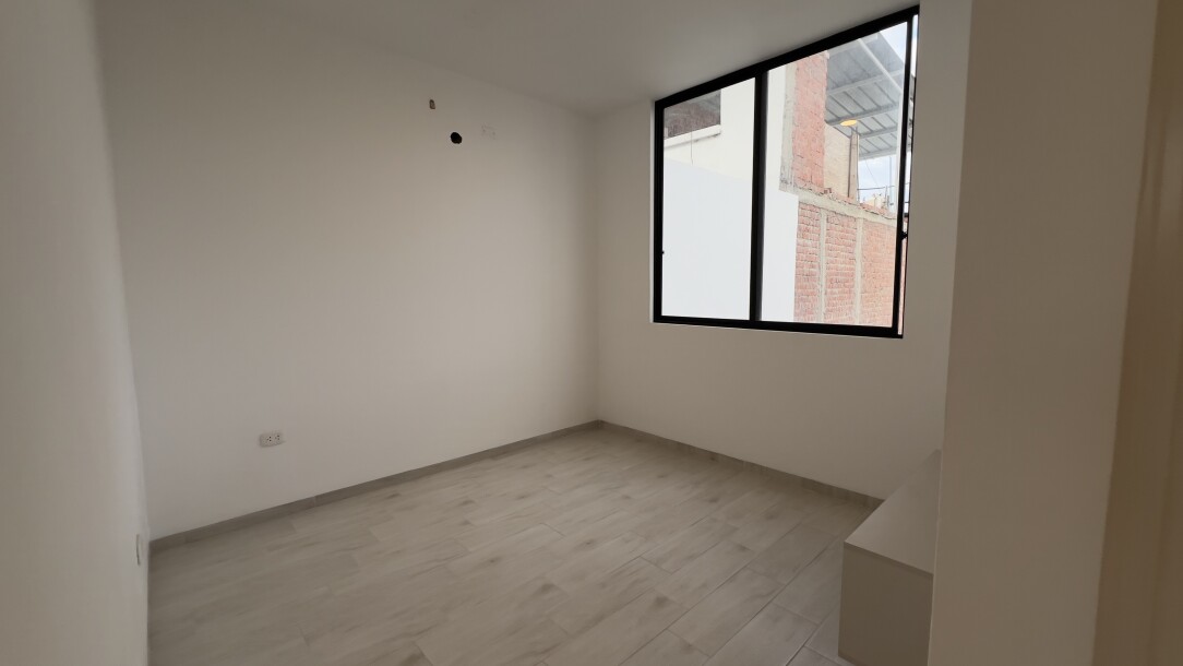 CASA DE ESTRENO En Urb. Miraflores Country Club-18