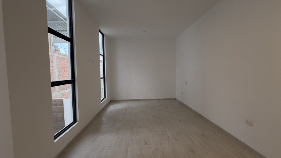CASA DE ESTRENO En Urb. Miraflores Country Club-20